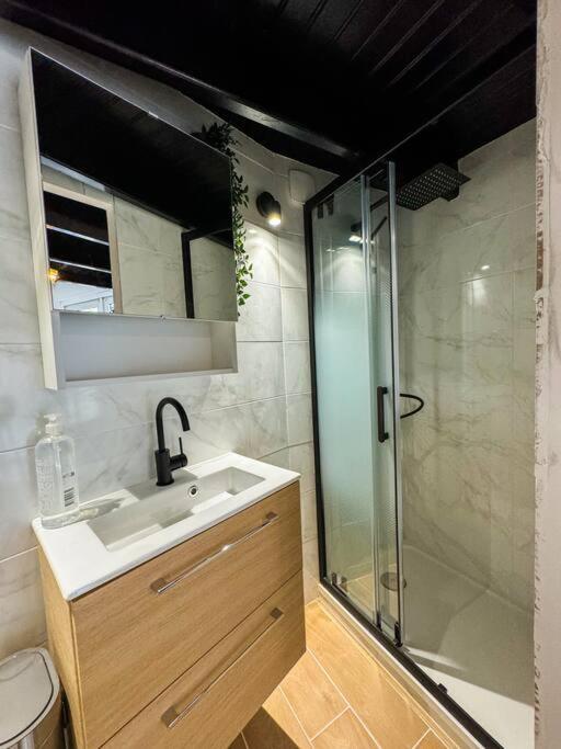 New: Calme Et Elegance *Face A La Gare*_Centrale Guingamp Exteriör bild